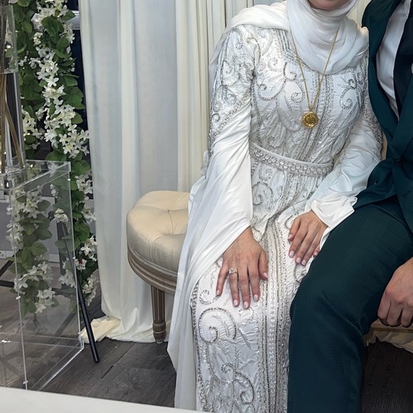 White Beaded Kaftan - Picture 3 of 4